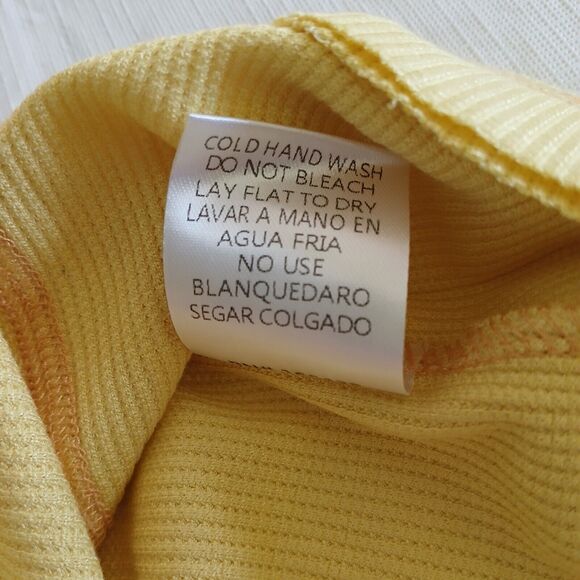 AEMI & CO Women's Small Yellow Knit Casual Light inside out look Tank Top New - Picture 13 of 13